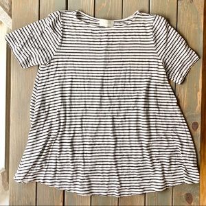 Black & White Hourglass Lily Basic Striped Top